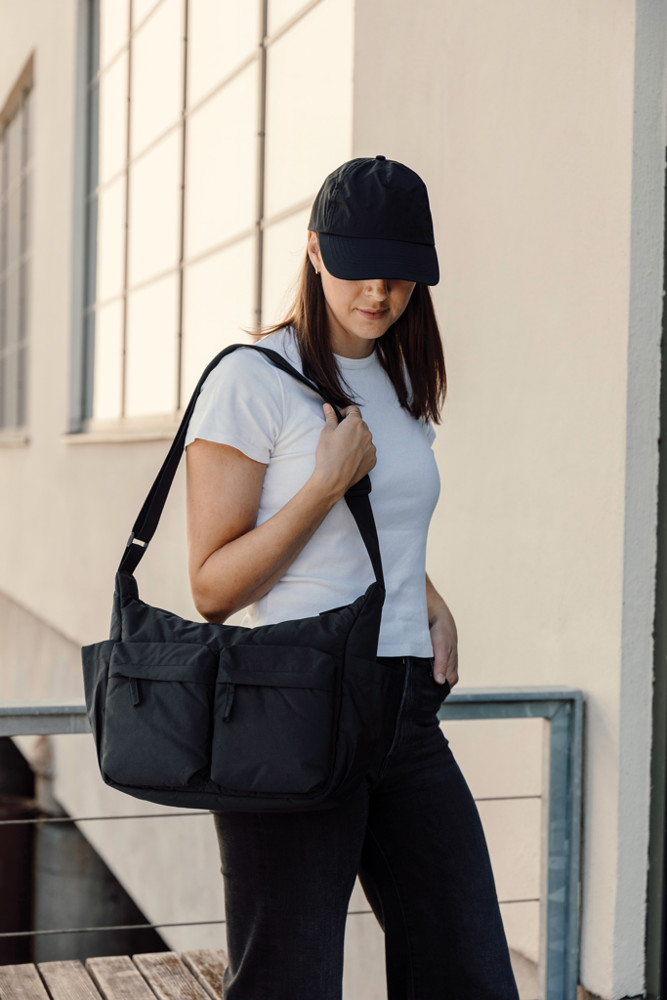 KENTO URBAN gepolsterte Crossover-Tasche aus RCS rec. Nylon
