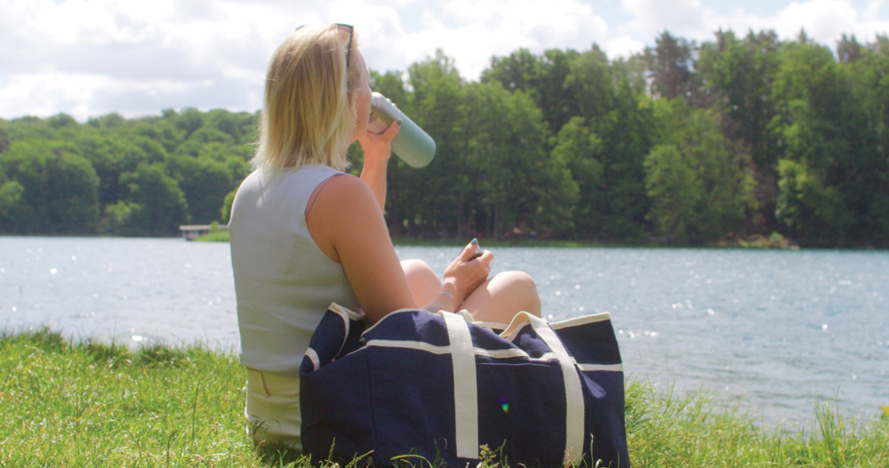 VINGA Volonne AWARE™ Strandtasche aus recyceltem Canvas