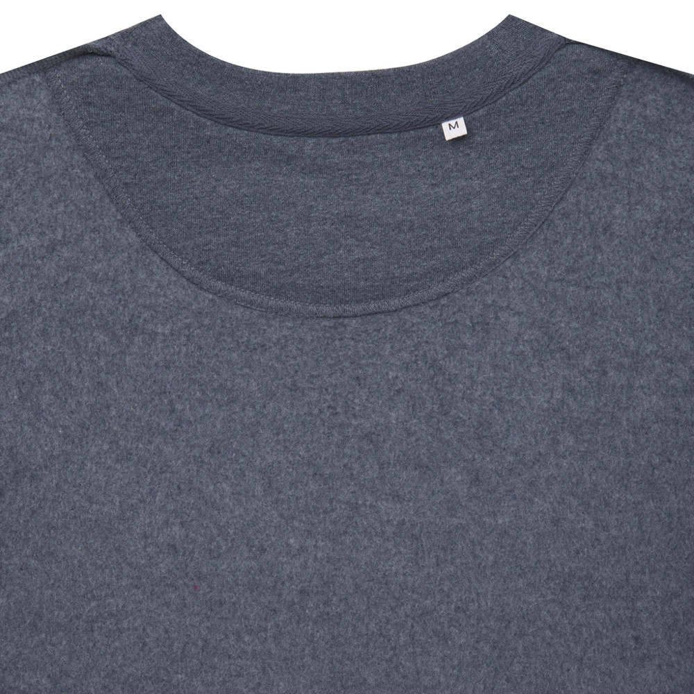 IQONIQ Denali ungefärbt. Rundhals-Sweater aus recycelter BW