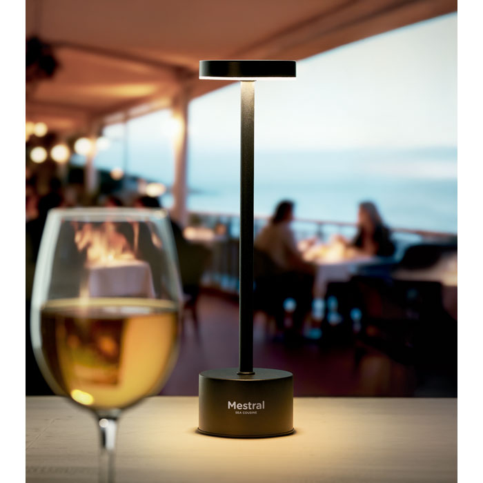 BISTRO - USB-Tischlampe aus Aluminium